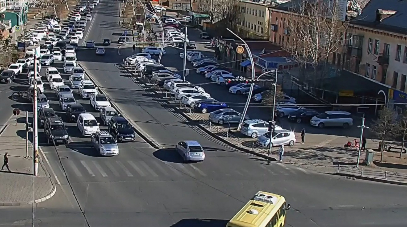 25 дугаар эмийн сангийн уулзвараас Төмөр замын дээд сургуулийн уулзвар хүртэлх авто замыг шөнийн цагаар хааж, шинэчилнэ