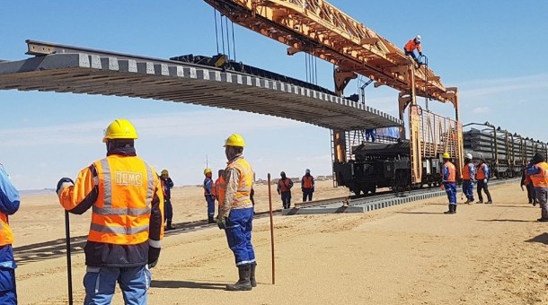 ТӨМӨР ЗАМЫН БҮТЭЭН БАЙГУУЛАЛТАД 2500 МЭРГЭЖИЛТЭН ОРОЛЦОЖ БАЙНА