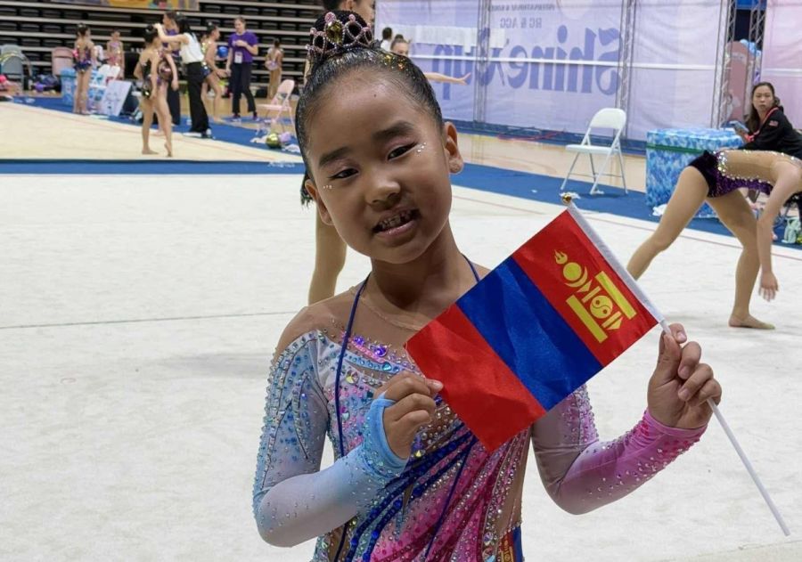 Уран сайхны гимнастикийн олон улсын тэмцээнээс Э.Амина мөнгөн медаль хүртэв