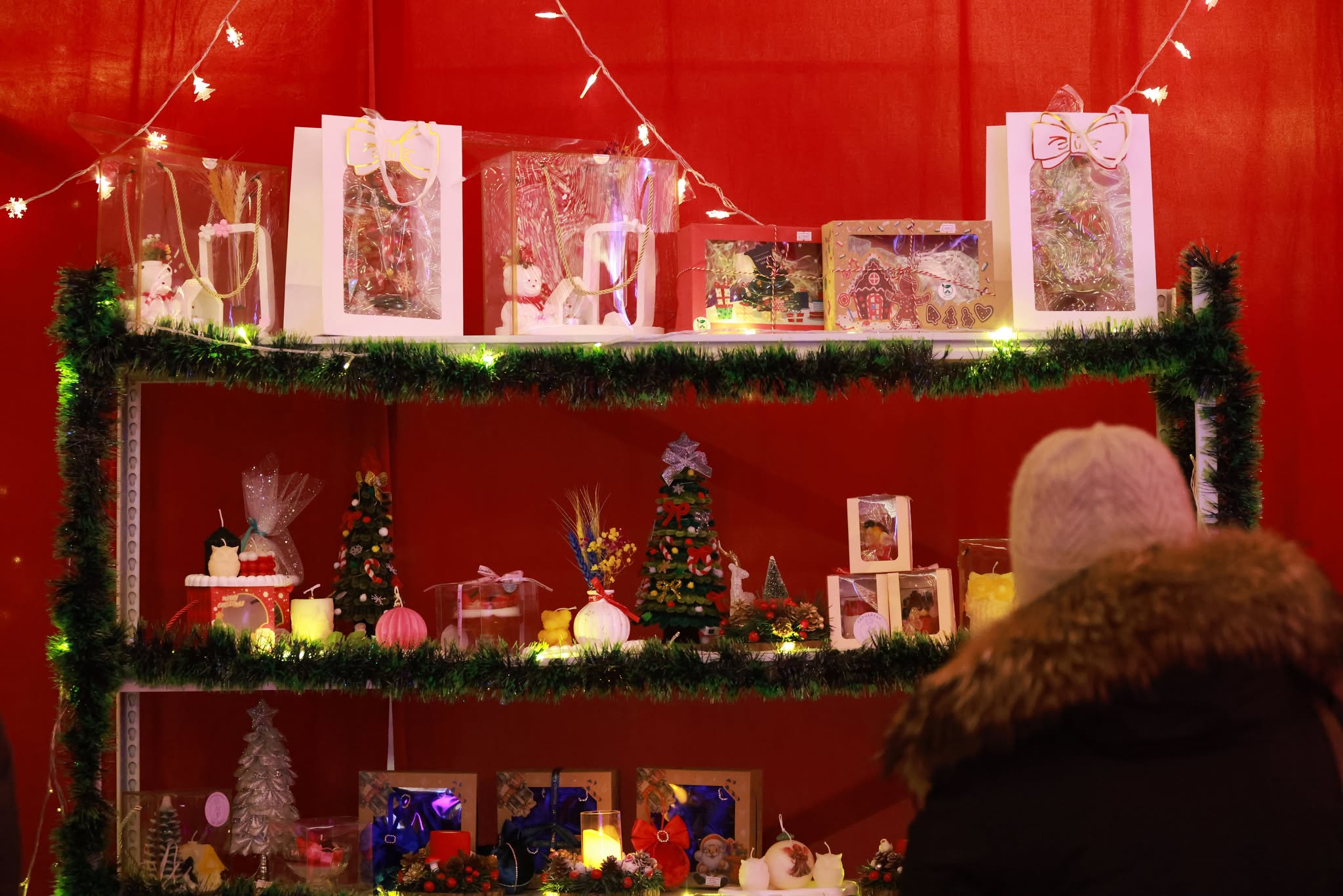 Төв талбайд “Крисмасс маркет” ажиллаж эхэллээ