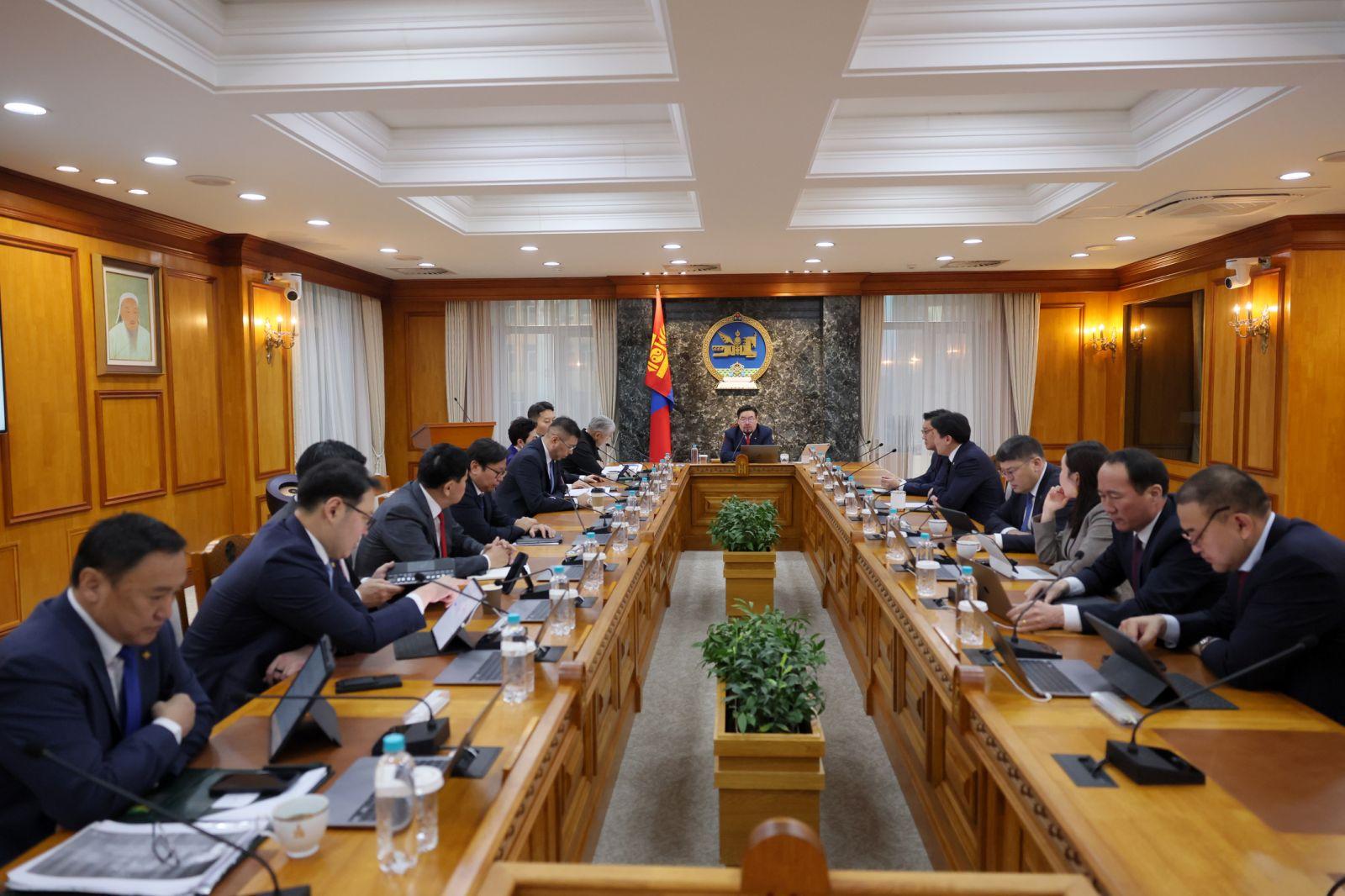 Төрийн өмчит 18 компани, үйлдвэрийн газрын хувьцааг худалдаж, нээлттэй хувьцаат компани болгоно