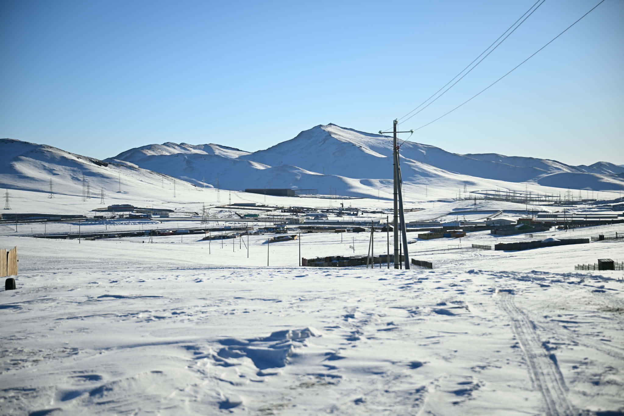 Био комбинатын гүүрнээс Эмээлтийн авто зам хүртэл шинээр 12.5 км авто зам барина