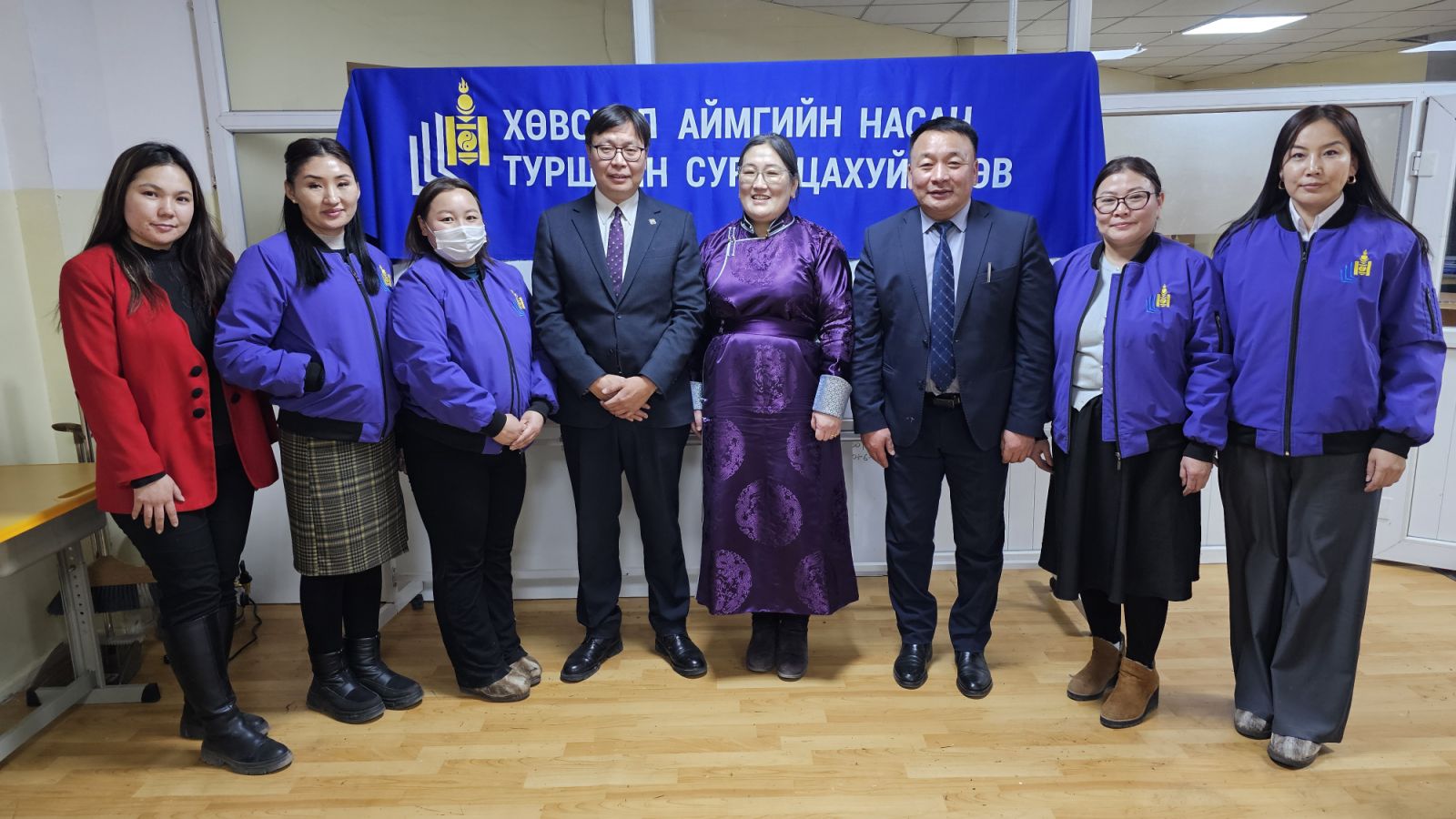 Боловсролын сайд П.Наранбаяр Хөвсгөл аймгийн “Насан туршийн суралцахуйн төв”- ийн үйл ажиллагаатай танилцлаа
