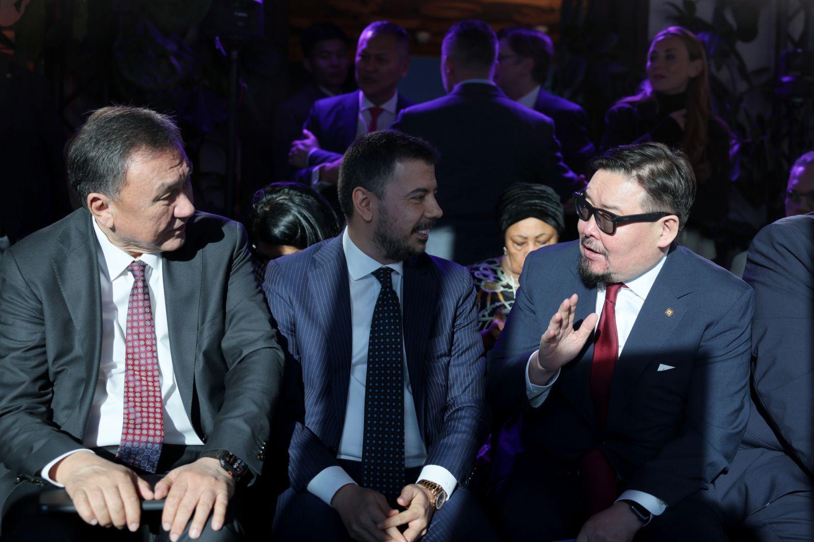 ДЭЛХИЙН АЯЛАЛ ЖУУЛЧЛАЛЫН ИРЭХ 10 ЖИЛИЙГ ТОДОРХОЙЛОХ ЗОРИЛГОТОЙ ХУРАЛДААНД ЕРӨНХИЙ САЙД Г.ЗАНДАНШАТАР ОРОЛЦОЖ, ҮГ ХЭЛЭВ